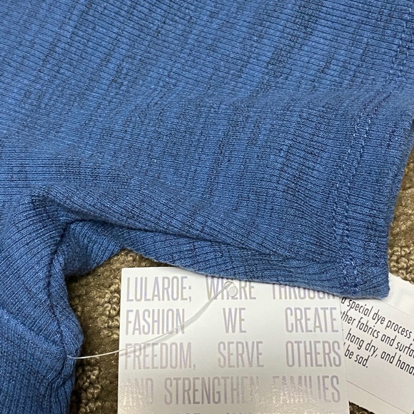 LuLaRoe Perfect T - Picture 2 of 4